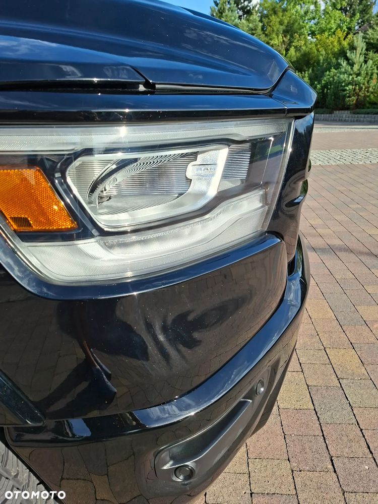 RAM 1500 Crew Cab Sport - 18