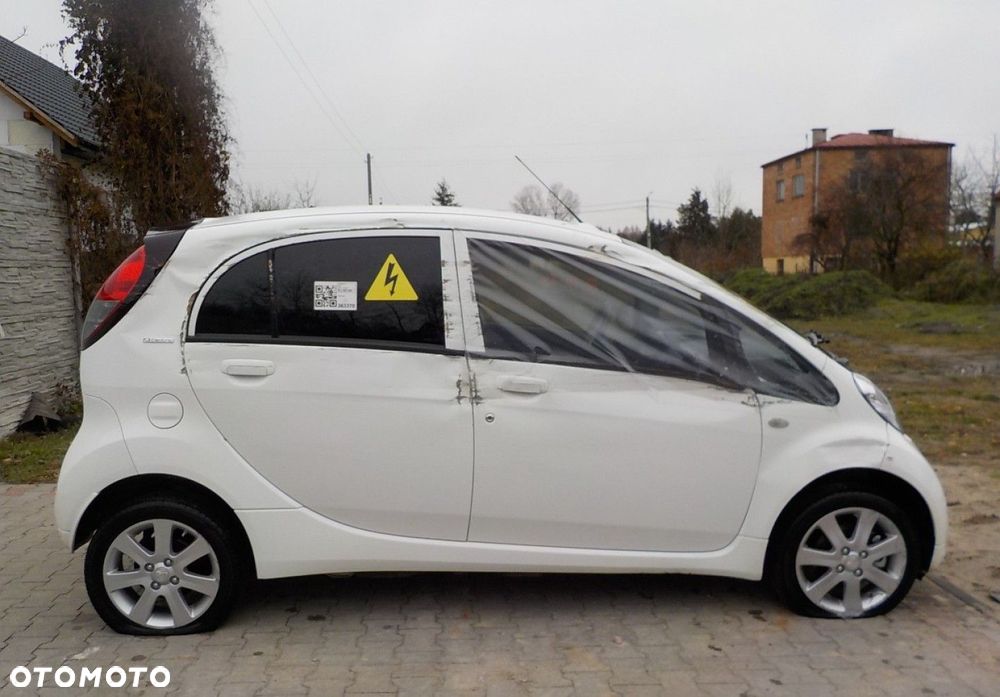 Peugeot iOn - 9