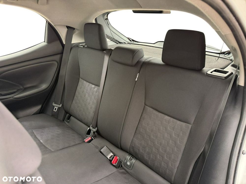 Toyota Yaris 1.5 Comfort - 13