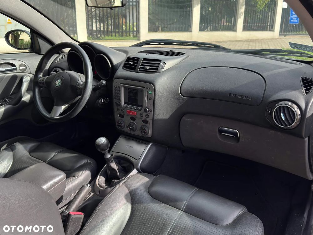 Alfa Romeo GT 1.9JTD 16V Impression - 9