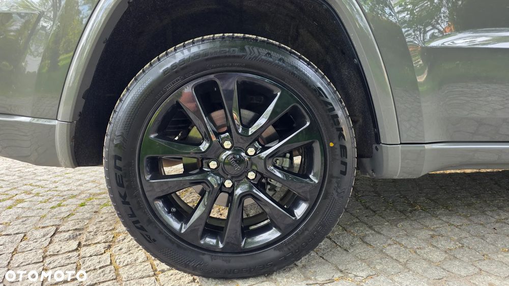 Jeep Grand Cherokee - 22