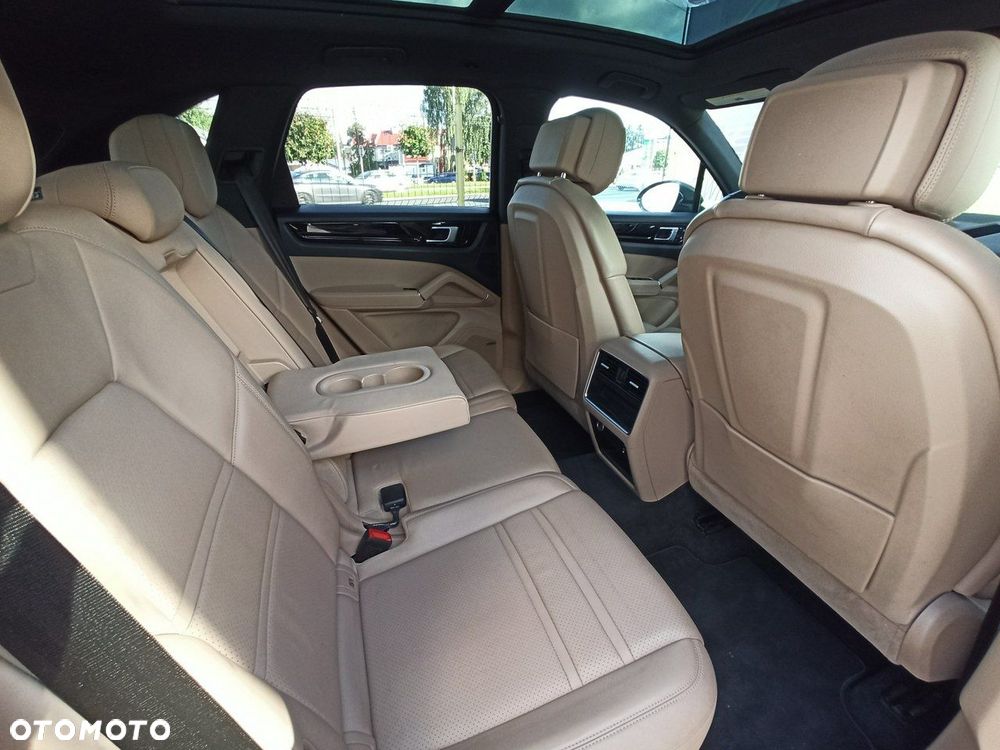 Porsche Cayenne - 11