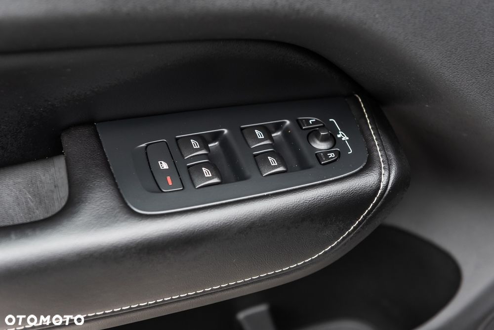 Volvo XC 60 D4 Drive-E R-Design Kinetic - 14