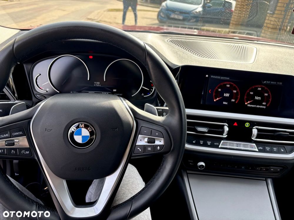 BMW Seria 3 330i - 14