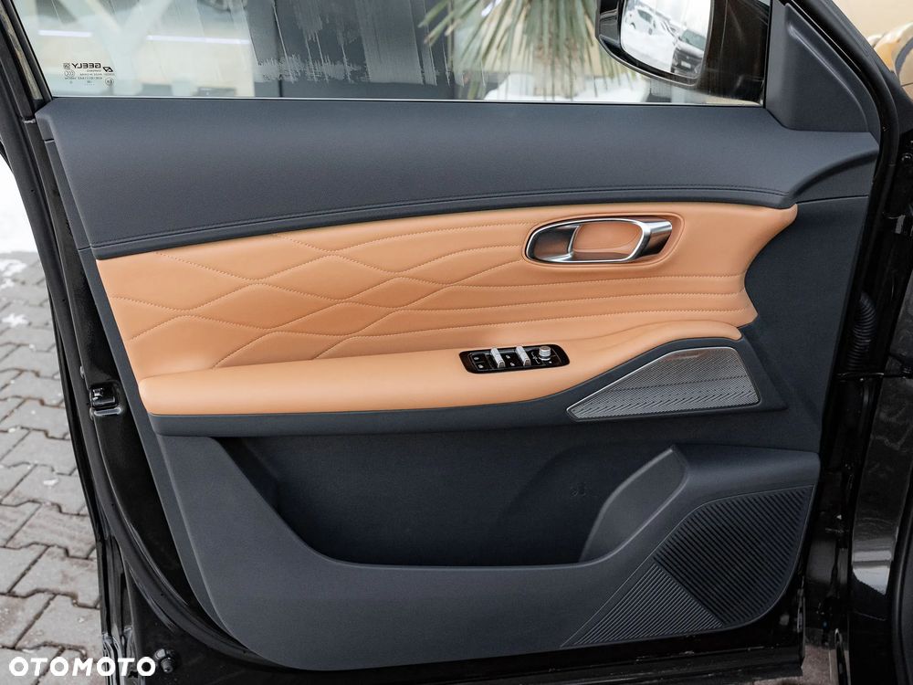 Geely Starray EM-i 1.5 PHEV Max - 12