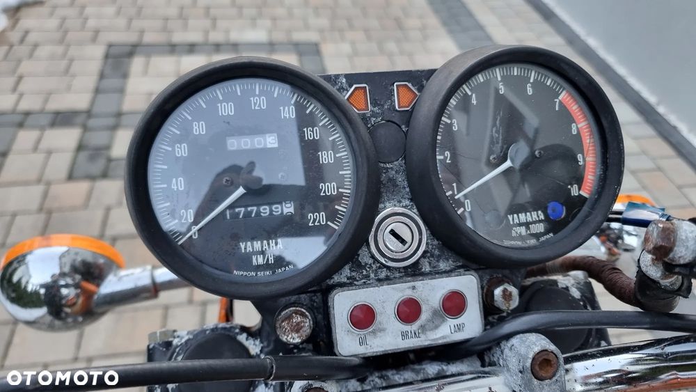 Yamaha TX - 11