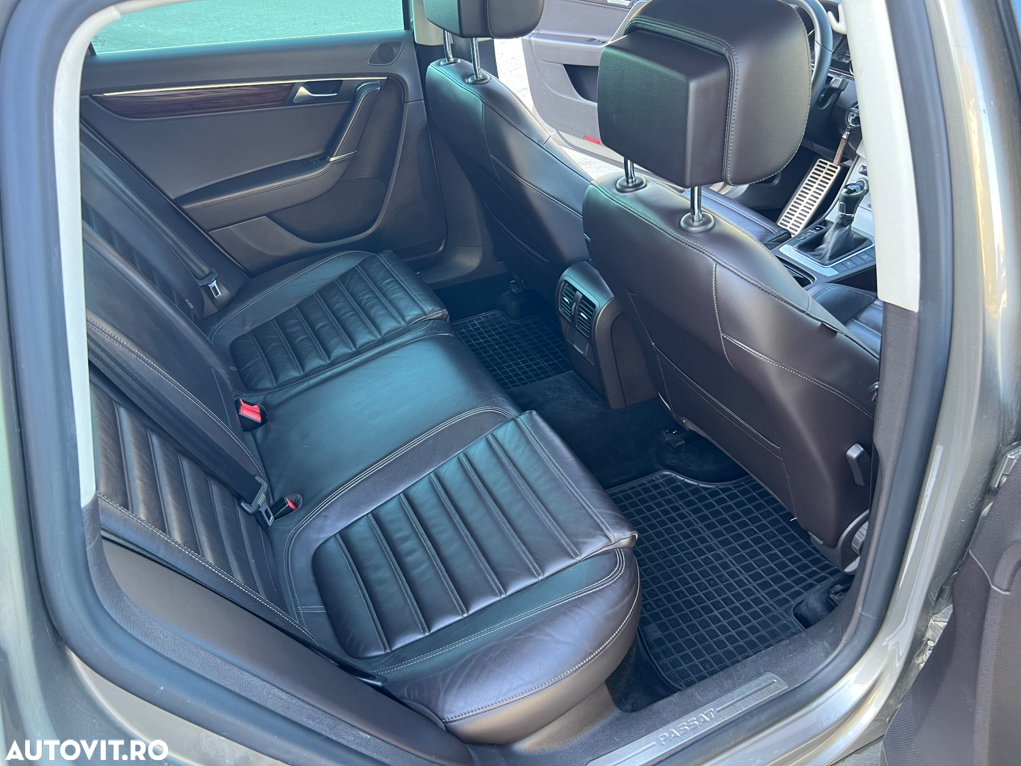 Volkswagen Passat Variant 2.0 TDI BlueMotion Technology Highline - 25