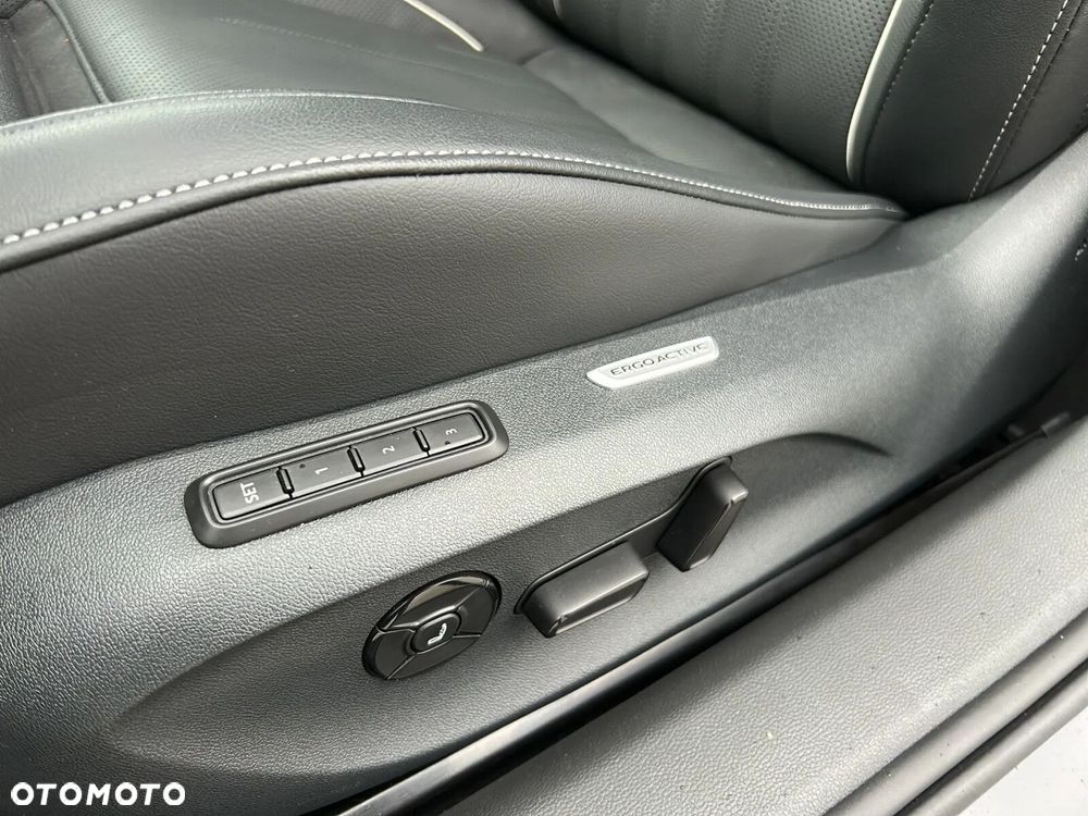 Volkswagen Passat Variant - 25