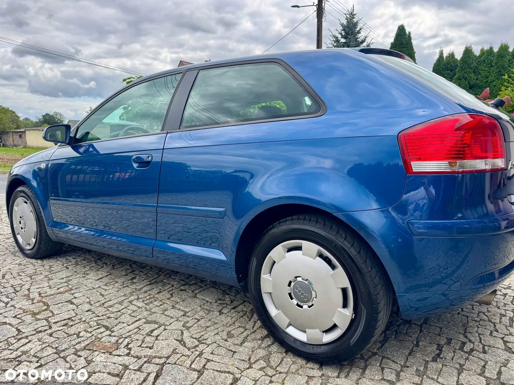 Audi A3 3-drzwiowe 1.6 Ambition - 10