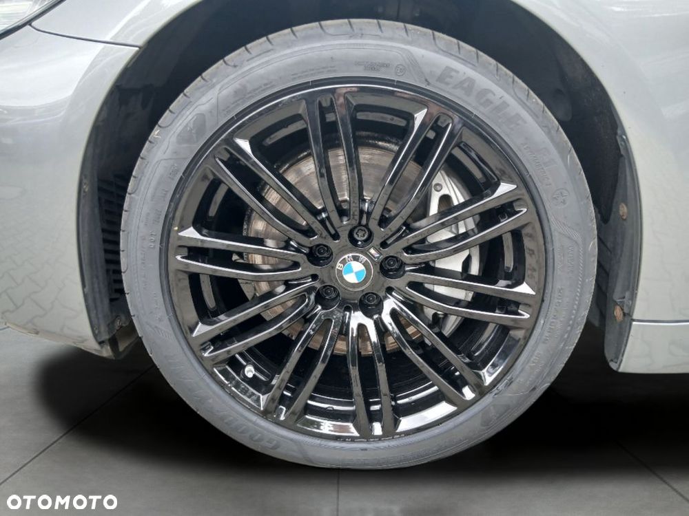 BMW Seria 5 540d xDrive mHEV - 11