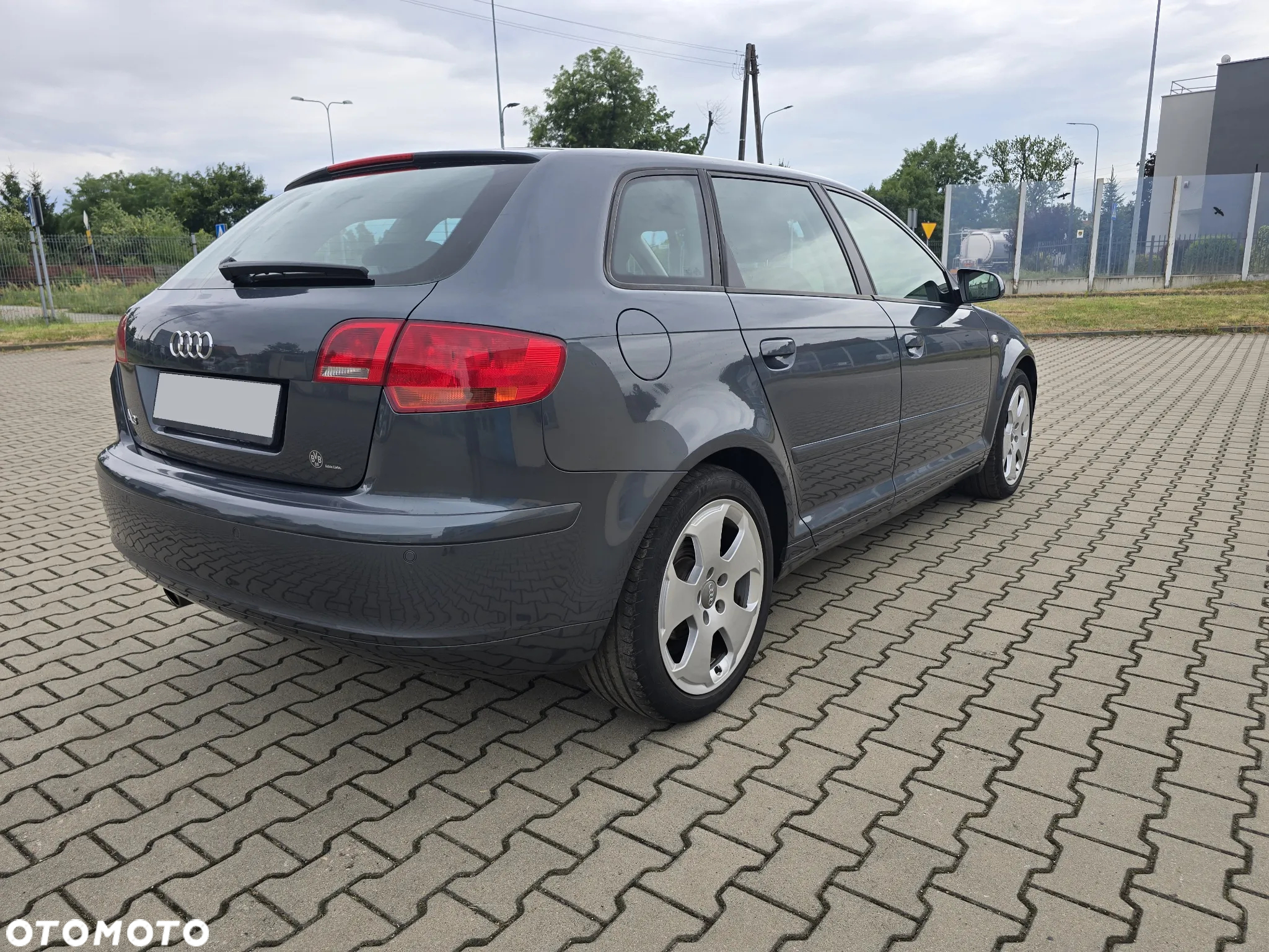 Audi A3 1.6 Sportback Attraction - 2