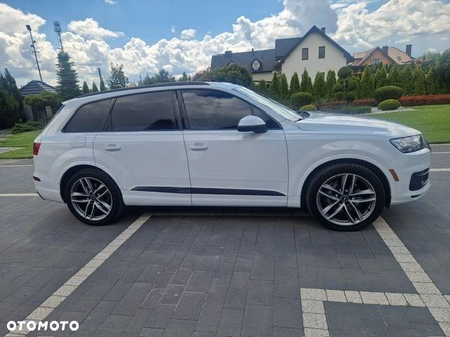 Audi Q7 - 1
