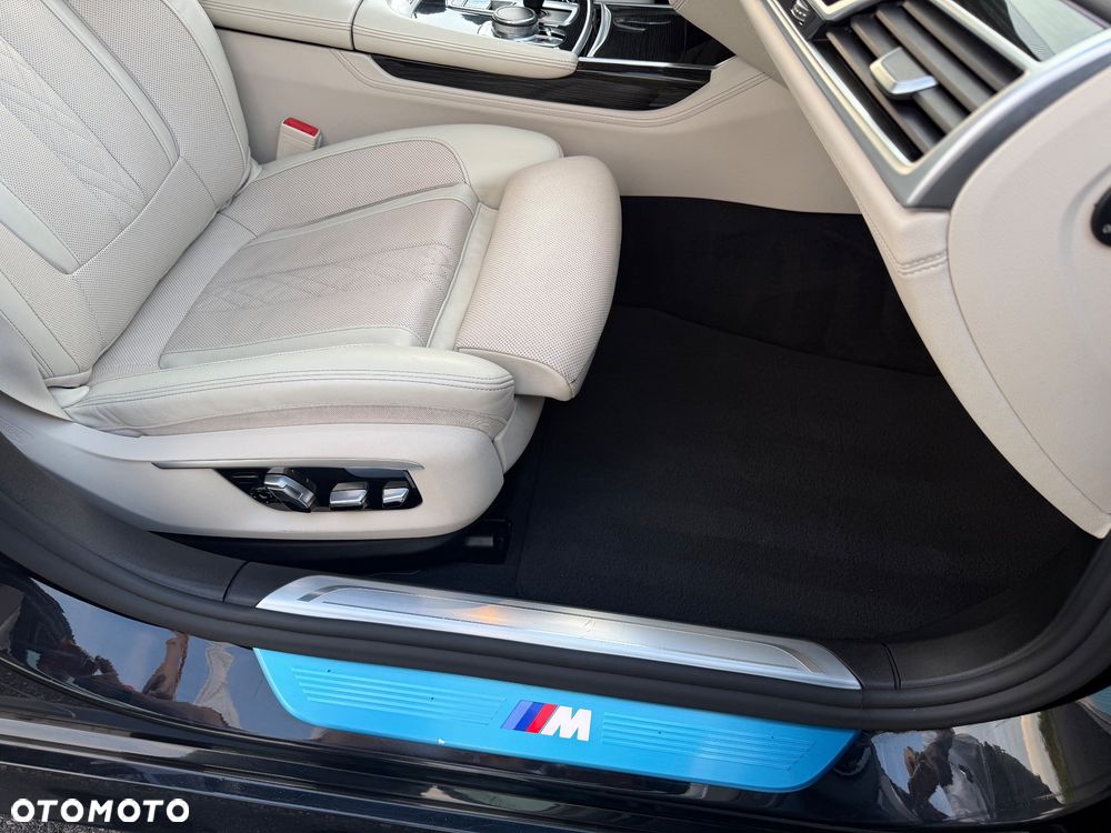 BMW Seria 7 740d xDrive - 23