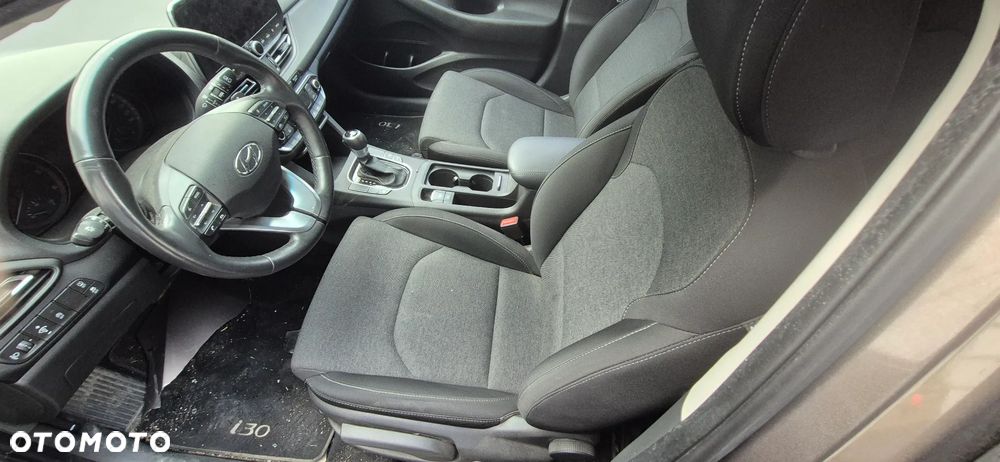 Hyundai i30 1.6 D Comfort DCT - 24