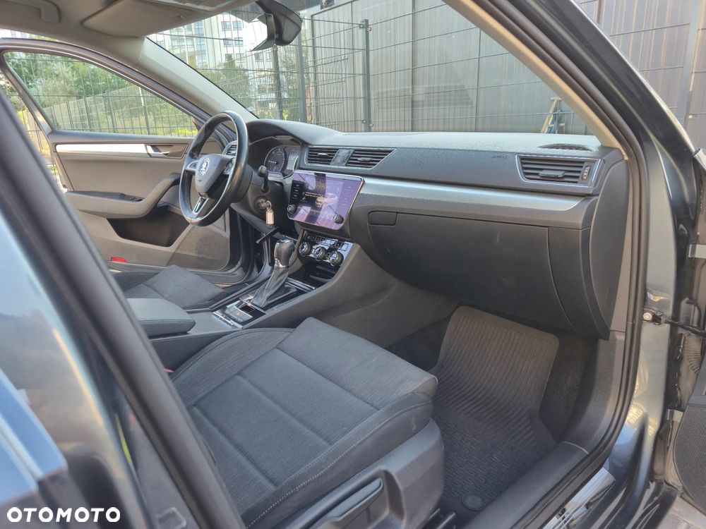 Skoda Superb 2.0 TDI SCR Ambition DSG - 32