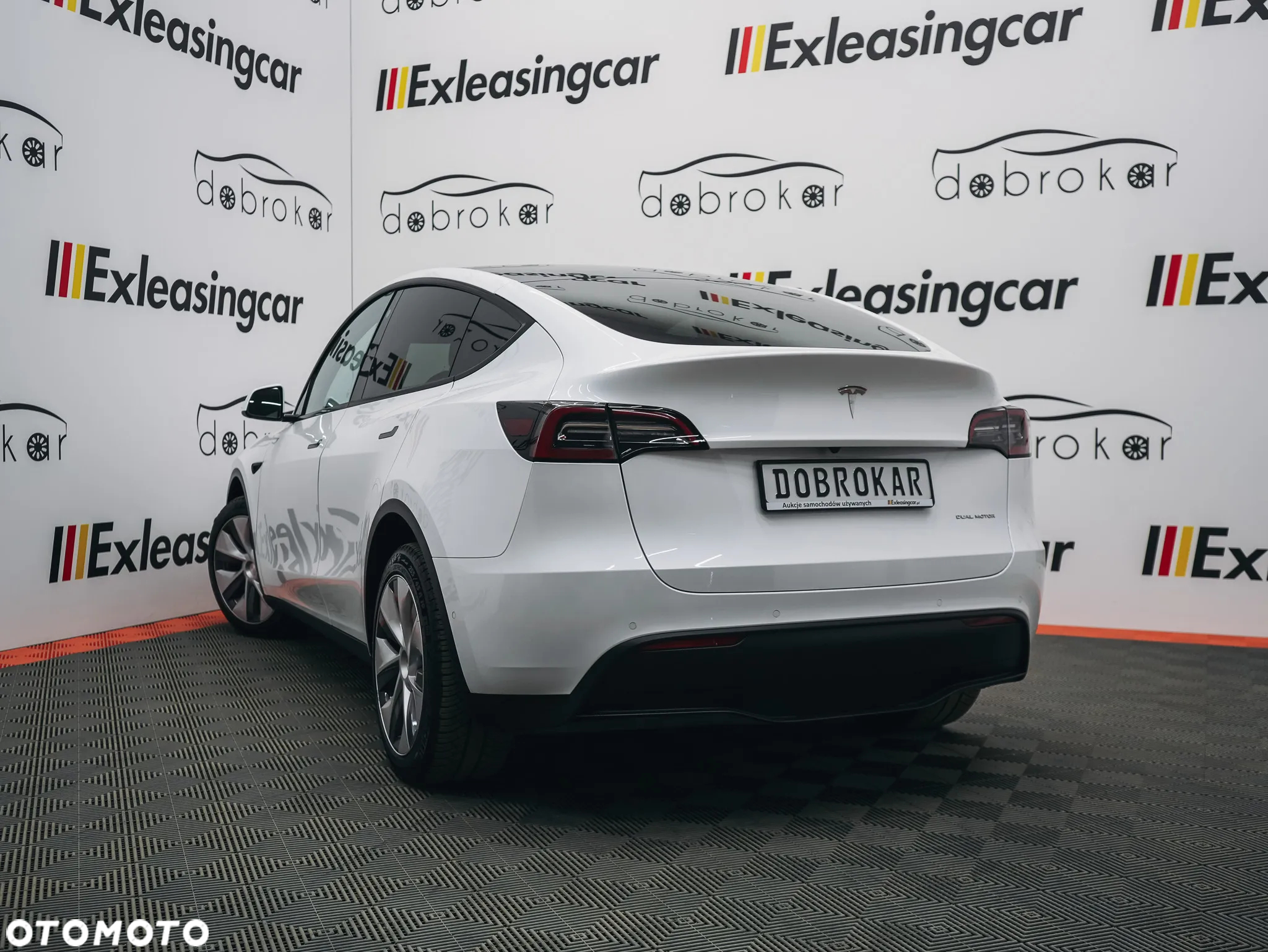 Tesla Y Model Long Range Dual Motor AWD - 8