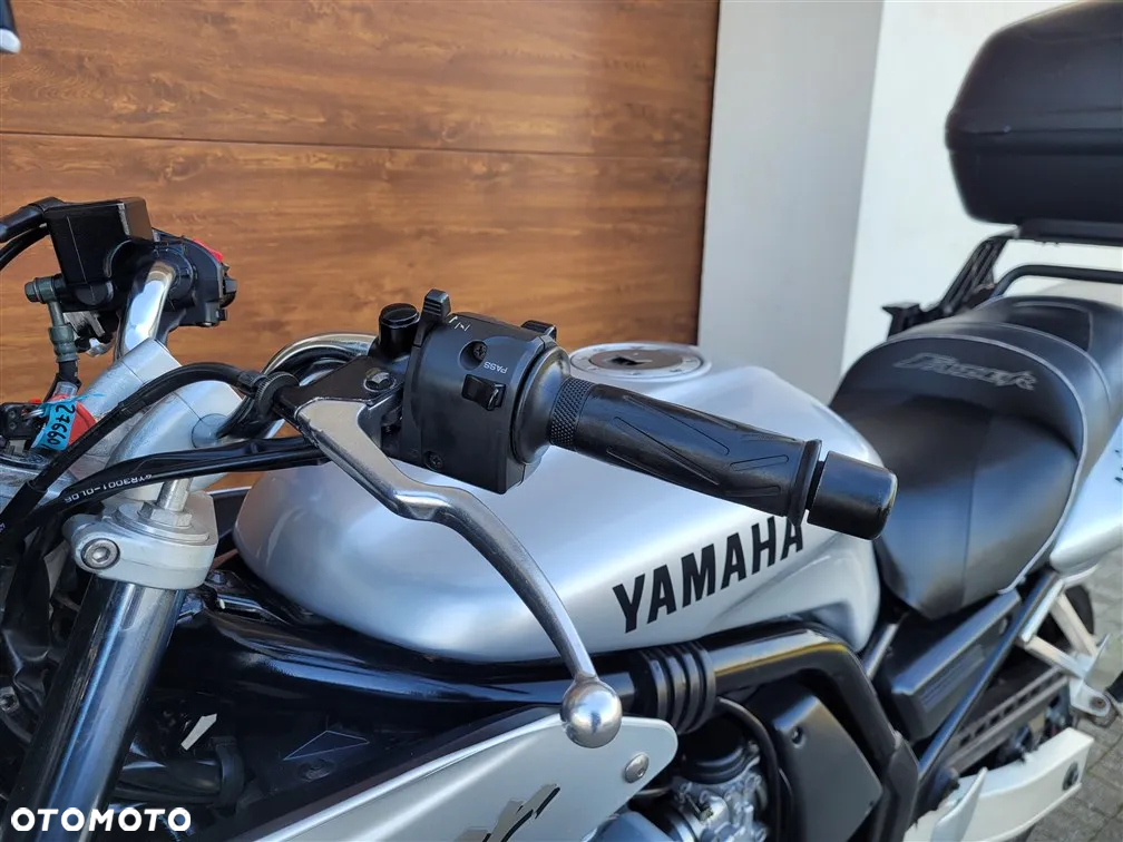 Yamaha FZS - 25