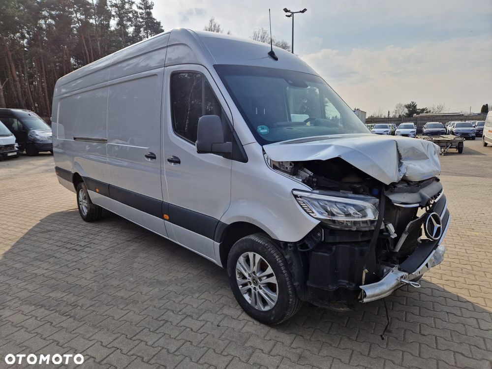 Mercedes-Benz Sprinter - 2