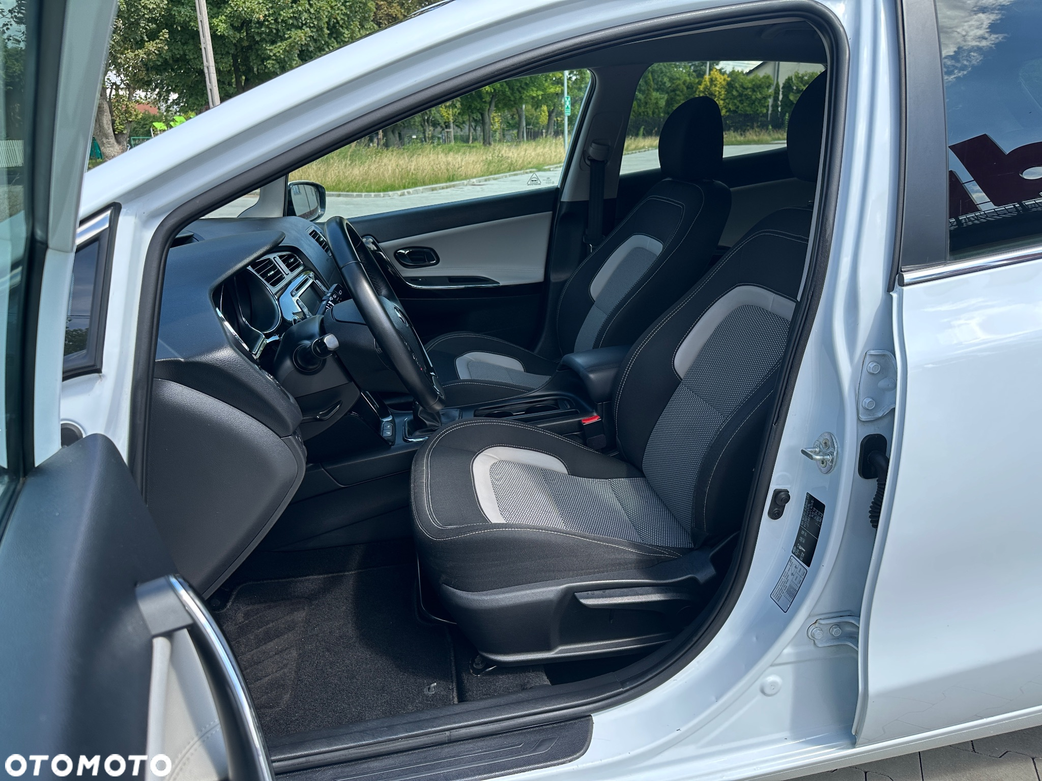 Kia Ceed 1.6 CRDi 128 Vision - 25