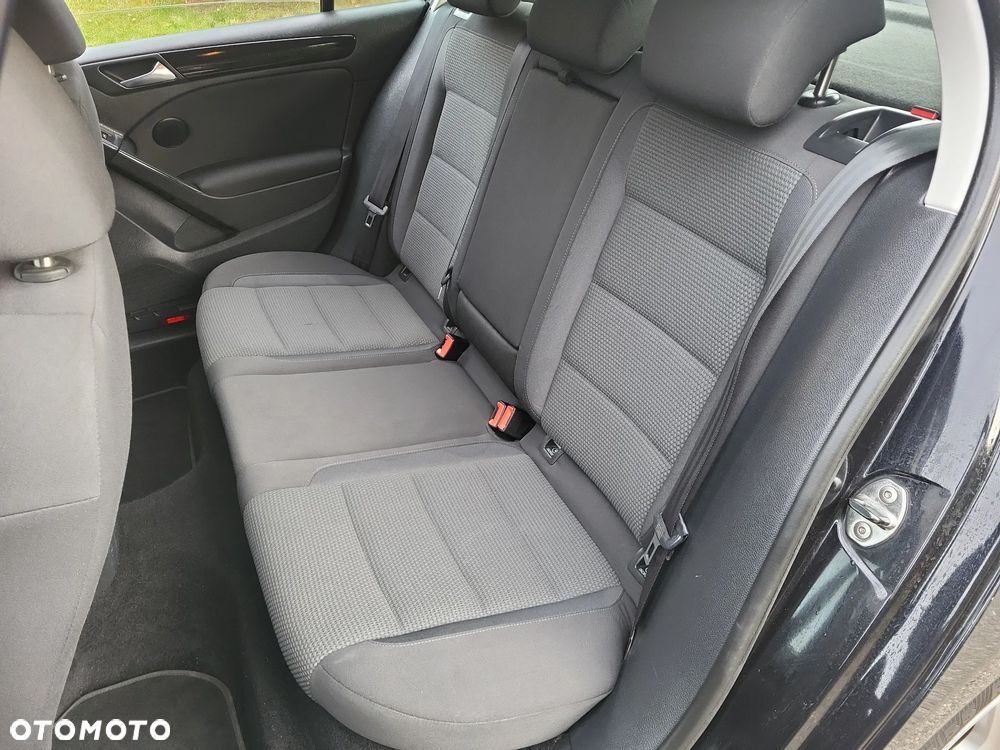 Volkswagen Golf - 27