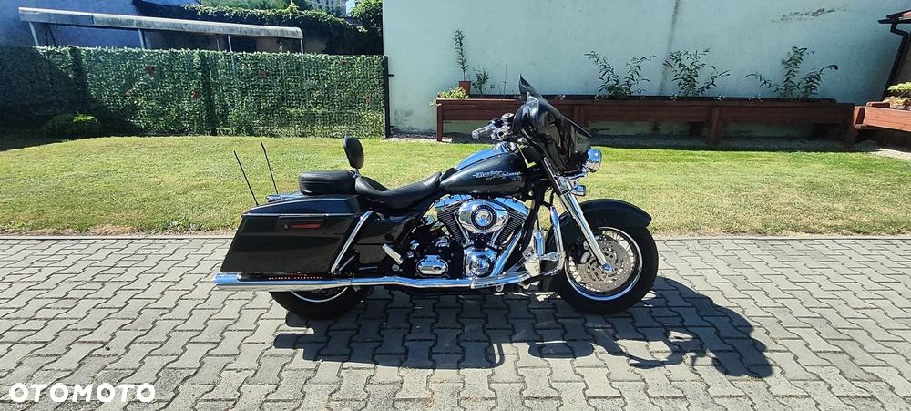 Harley-Davidson Touring Street Glide - 11