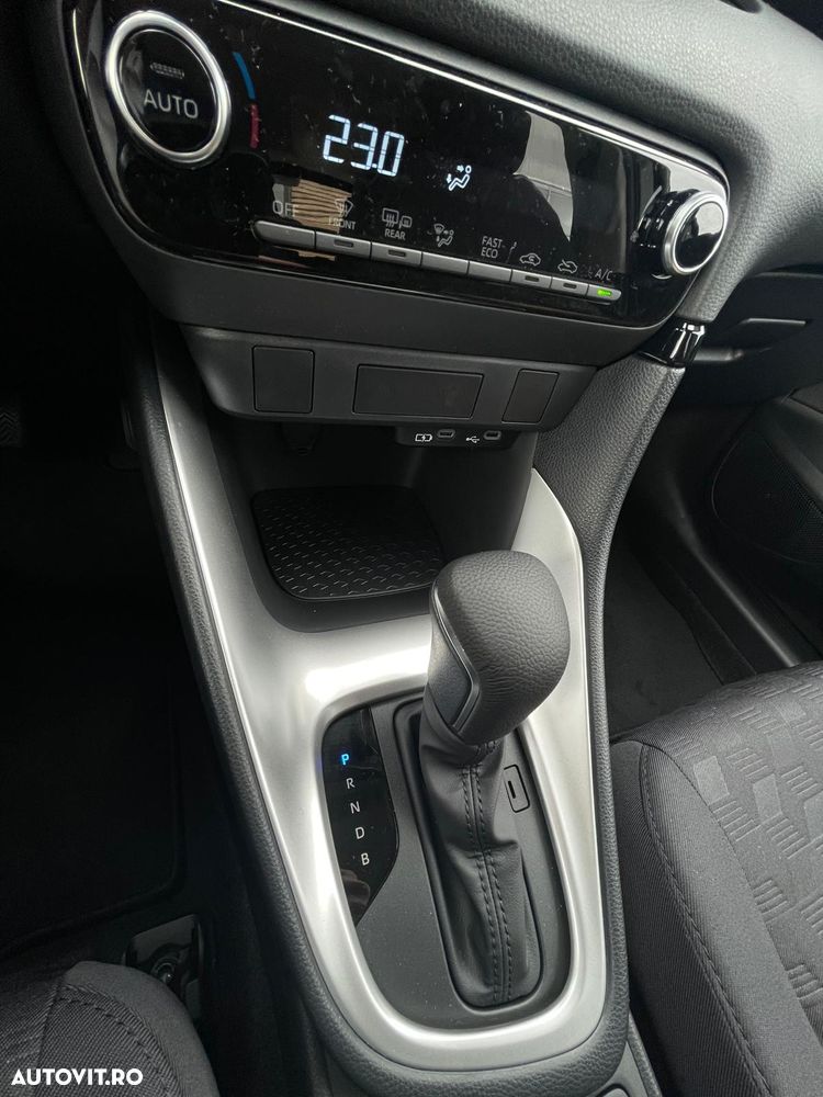 Toyota Yaris 1.5 VVT-i HSD Eco - 13