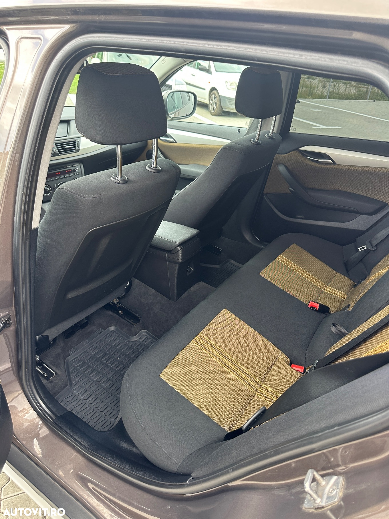 BMW X1 xDrive18d - 11