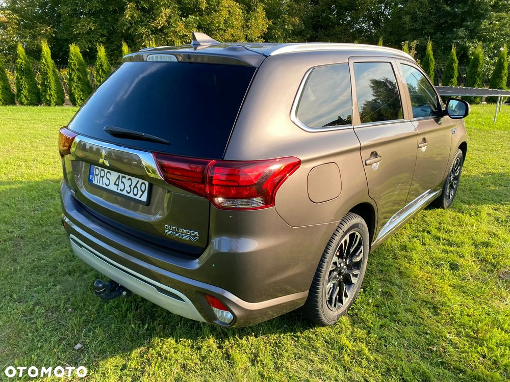Mitsubishi Outlander - 6