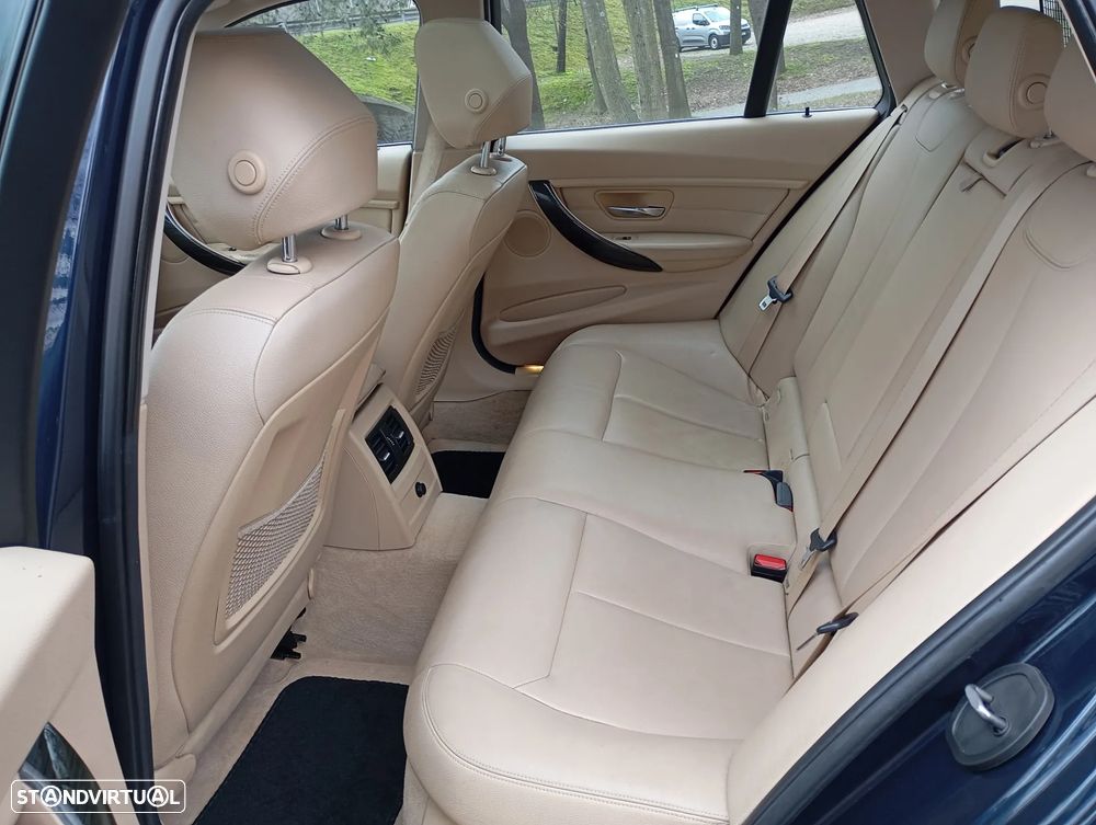 BMW 320 d Line Luxury - 13