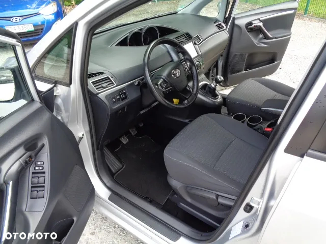 Toyota Verso 1.8 Prestige 7os EU6 - 11