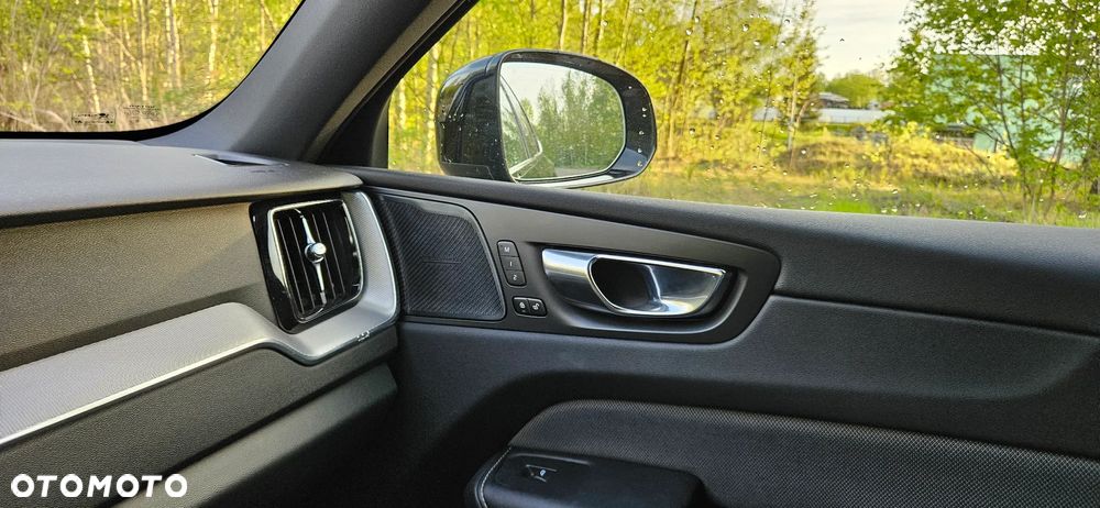 Volvo XC 60 B5 B R-Design - 17