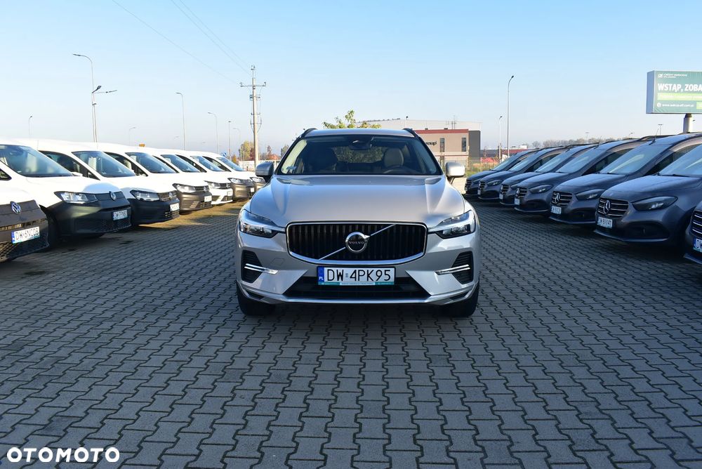 Volvo XC 60 B4 B Momentum Pro - 4