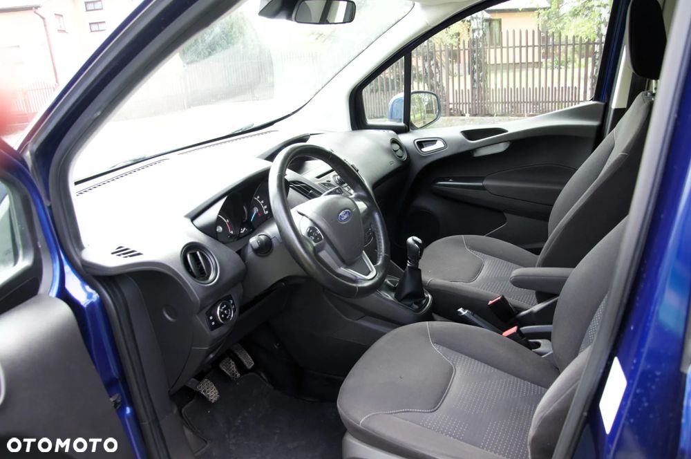 Ford Transit Courier - 21