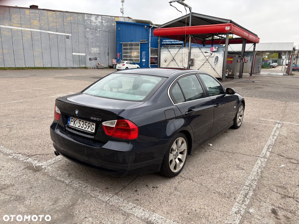 BMW Seria 3 320i - 6