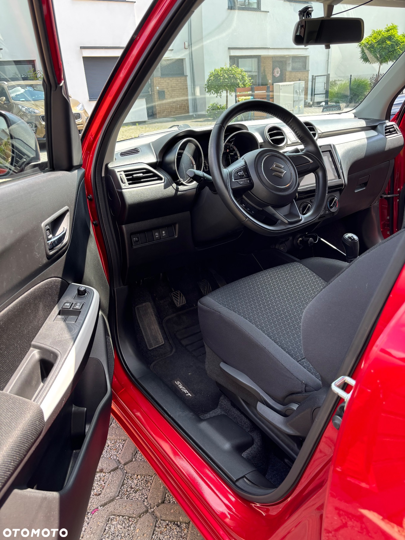 Suzuki Swift 1.2 Premium Plus - 7