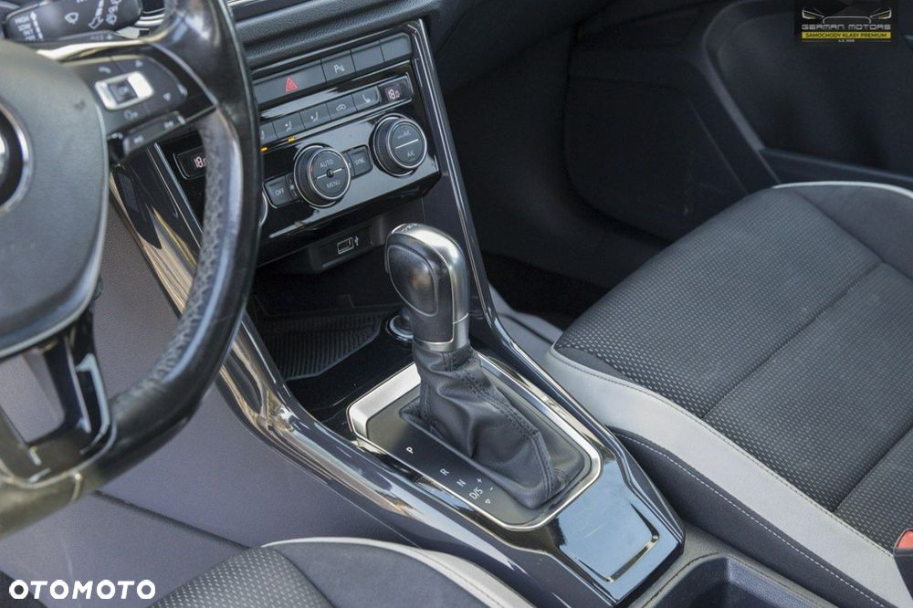 Volkswagen T-Roc 1.5 TSI ACT Premium DSG - 19