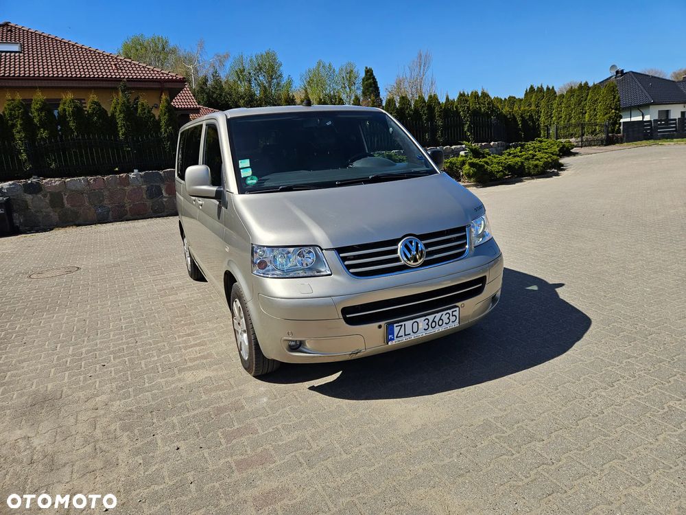 Volkswagen Multivan - 12