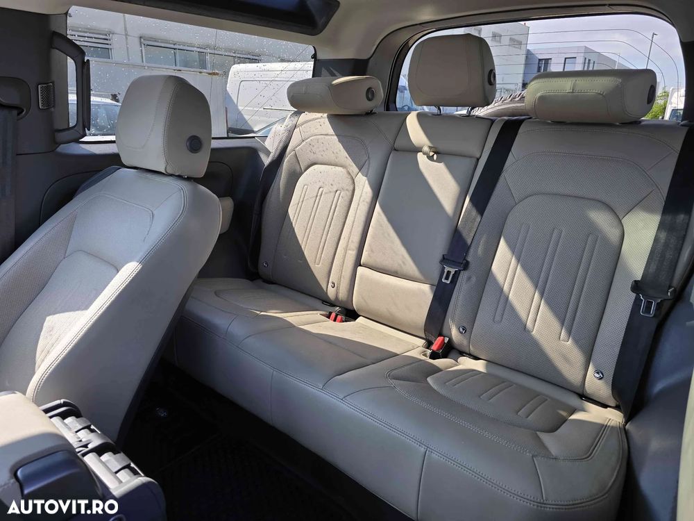 Land Rover Defender - 10