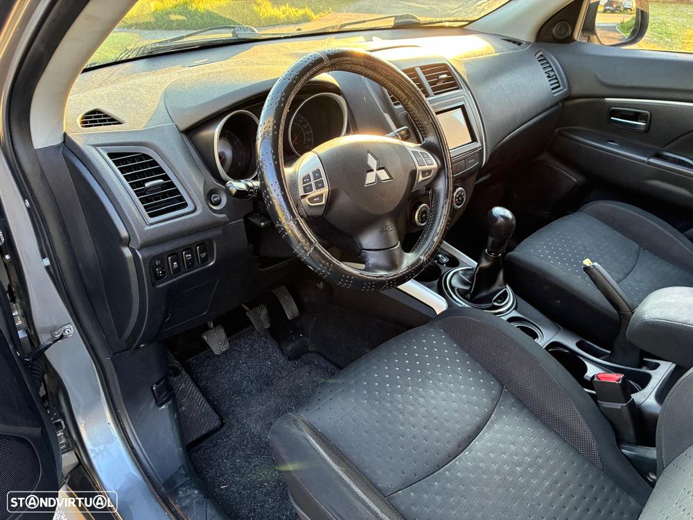 Mitsubishi ASX - 5
