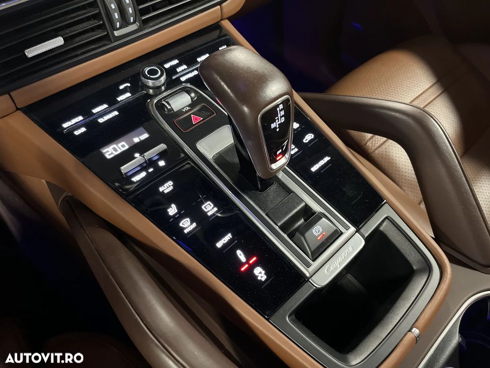 Porsche Cayenne Tiptronic S - 26