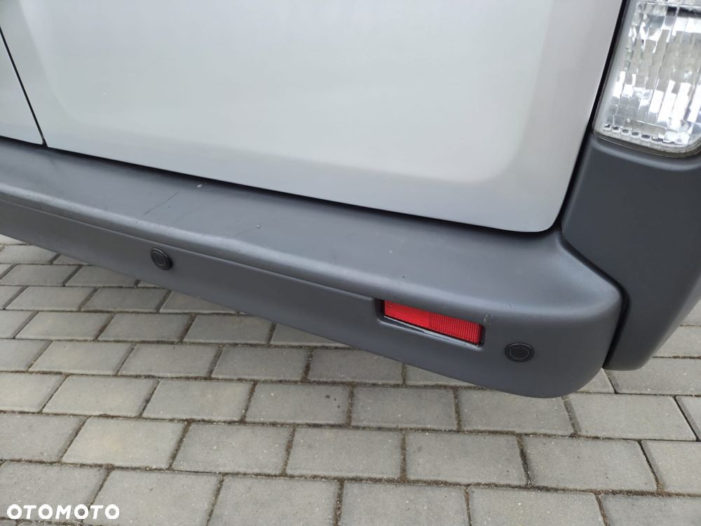 Renault TRAFIC LONG KLIMA TEMPOMAT ORYGINAŁ DUBEL KABINA ZADBANY FULL OPCJA DOPOSAŻONY - 13