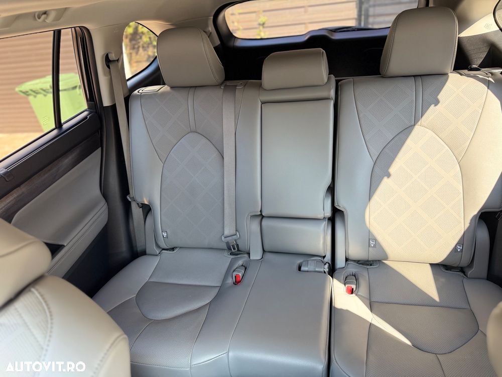 Toyota Highlander 2.5 L Dynamic Force 248CP Luxury Metallic - 19