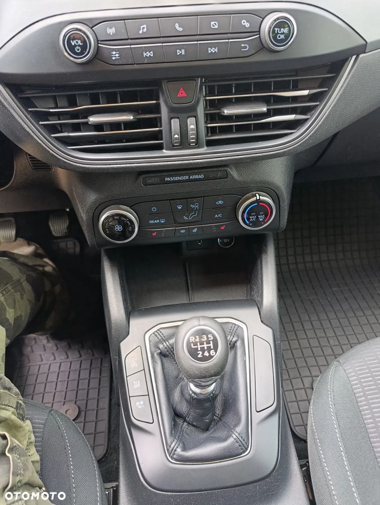 Ford Focus 1.5 EcoBlue Active Business - 16