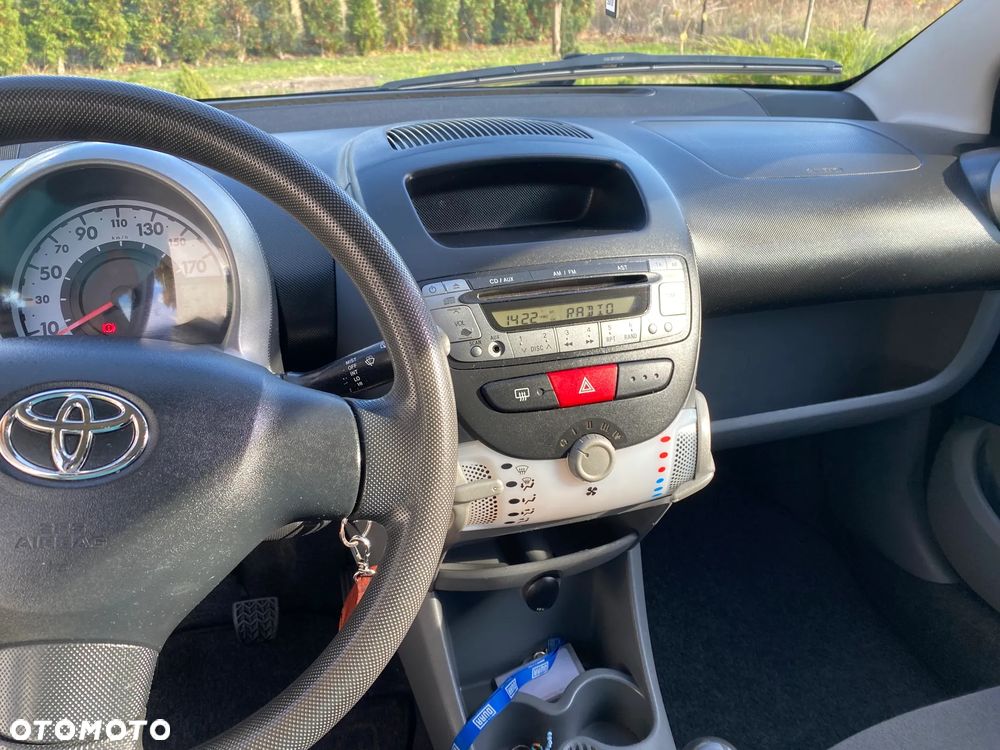 Toyota Aygo ver-1-0-vvt--i-active - 10