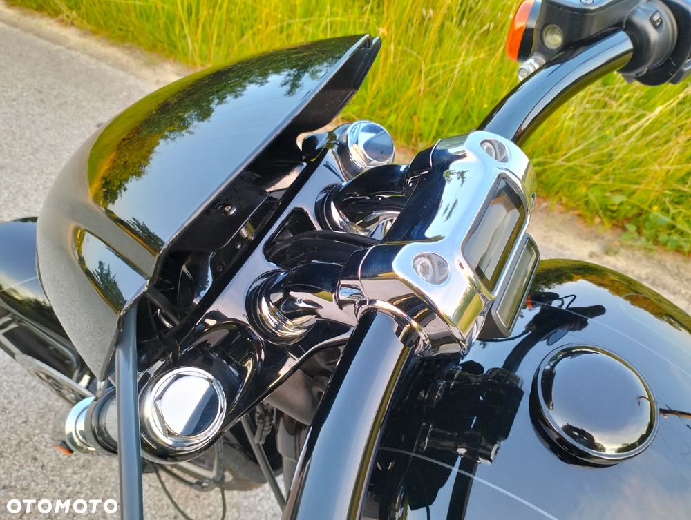 Harley-Davidson Softail Breakout - 18