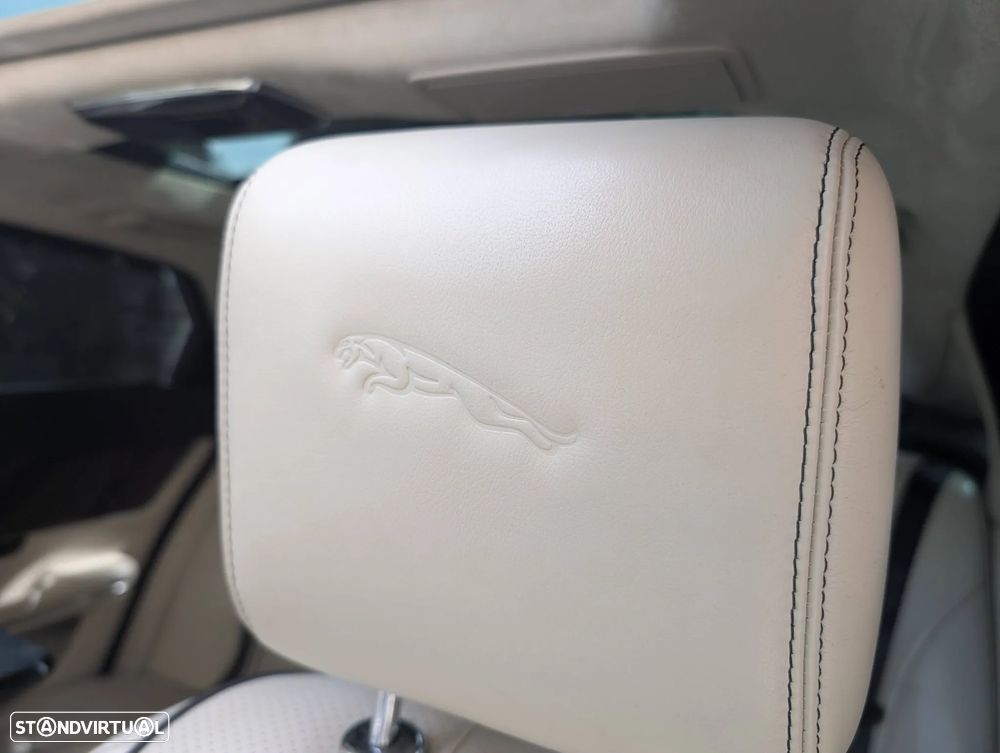 Jaguar XJ 3.0 D V6 LWB Premium Luxury - 22