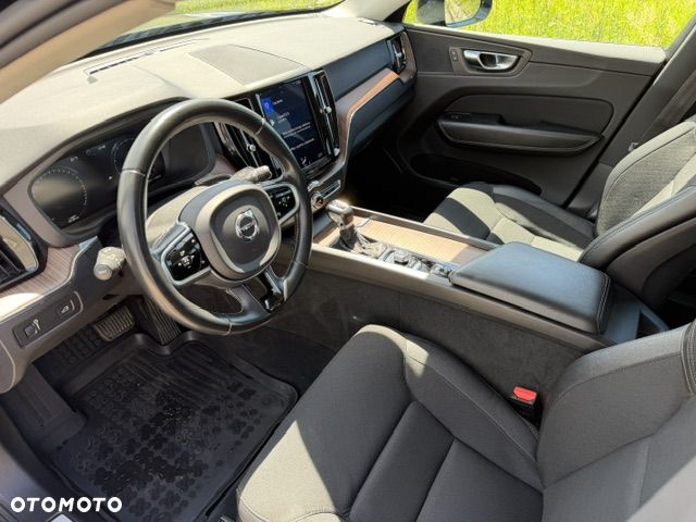 Volvo XC 60 T5 Momentum Pro - 10