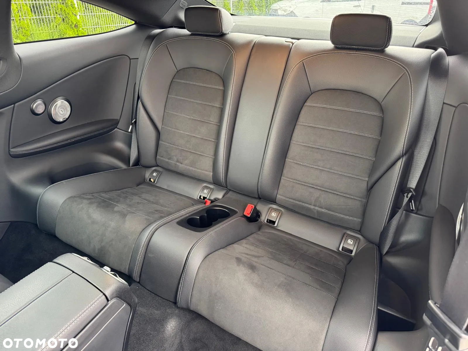 Mercedes-Benz Klasa C 300 9G-TRONIC - 11