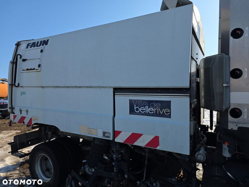 Zamiatarka FAUN Viajet 5R Schmidt Zabudowa Zbiornik Klapa Rozdzielacz Hydrauliczny Odkurzacz Szczotki Silnik Hydrualiczny Hydromotor Części Do Zamiatarki - 6