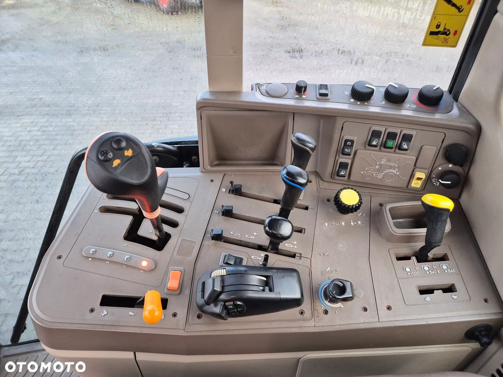 John Deere 6830, amortyzowana oś - 12